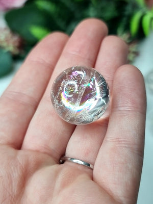 Quartz mini sphere.