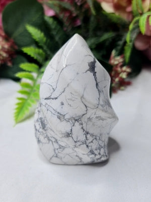 Howlite Flame #b