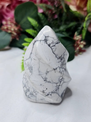 Howlite Flame #b