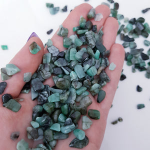 Emerald crystal chips 100g